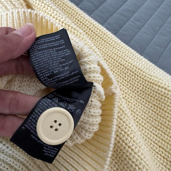 H&M Divided Butter Yellow Women's Knit Cropped Cardigan - Picture 5 of 7